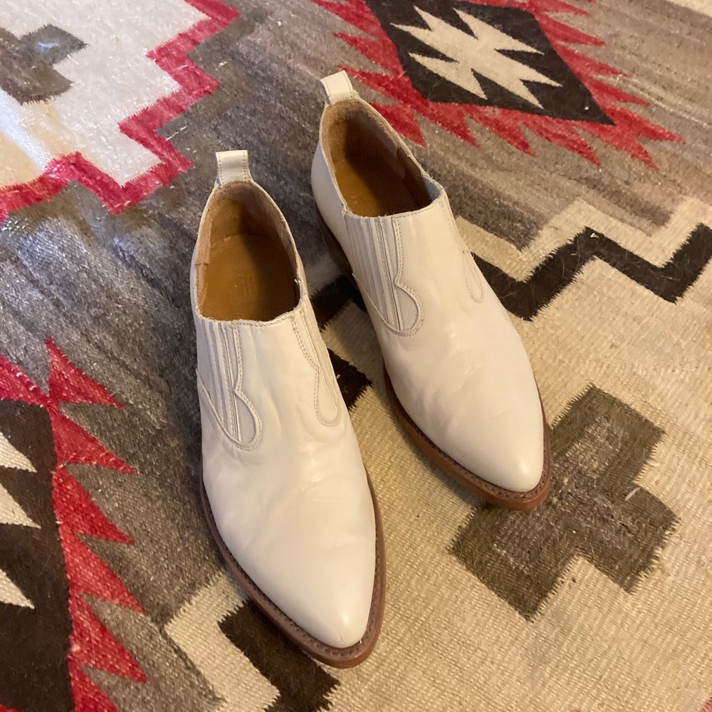 Frye Billy Shootie off white Sz 9.5